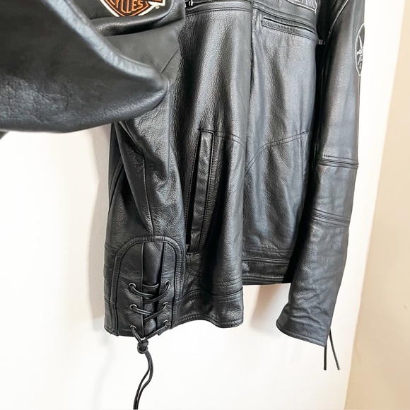 Harley-Davidson 2008 Black Leather Biker Jacket w/Air Vents, Ties for Snug Fit - Picture 6 of 17